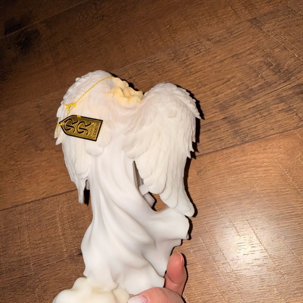 Seraphim Roma Ivory Angel Figurine peace on earth 2002